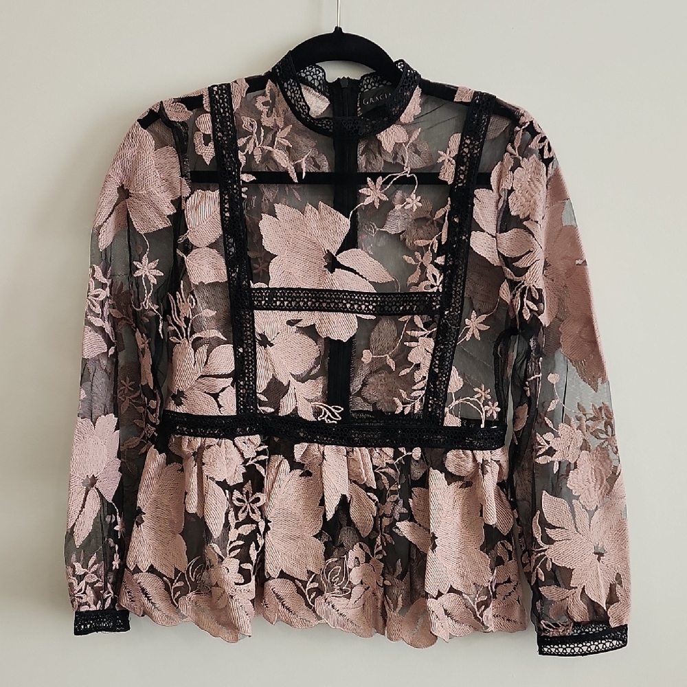 GRACIA Elegant Floral Lace Top - Pink and Black, Size M